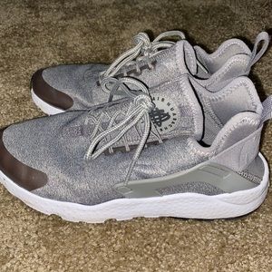 Women’s Grey Nike air huaraches
